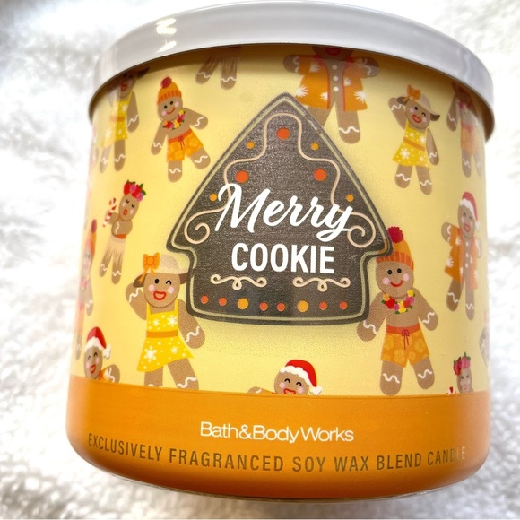 NWT Bath & Body Works 3-Wick Scented Candle โ Merry Cookie ๐ช๐ - Picture 2 of 8